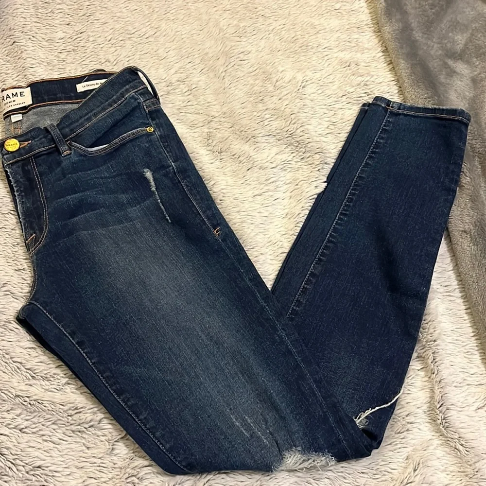 Distressed Le Skinny de Jeanne Frame Denim